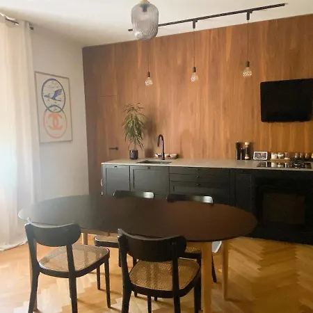 Charming & Quiet Retreat In The Heart Of *