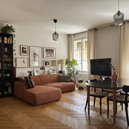 Charming & Quiet Retreat In The Heart Of Apartman
